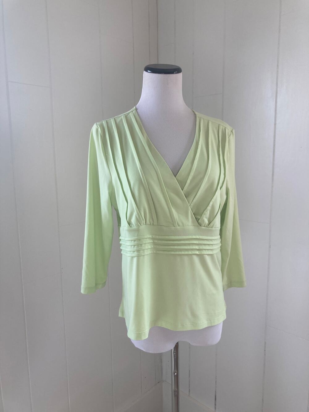 Cato Light Green Stretch Pullover Top, Size L